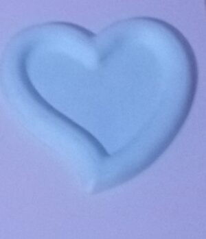 62e9b85f-e663-4c83-aa29-d4319073a1a7 Bandeja forma corazón de yeso